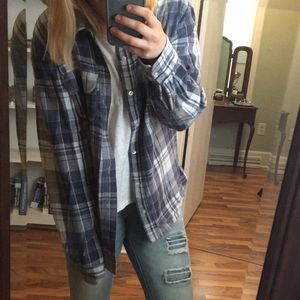 Oversized Levi’s flannel